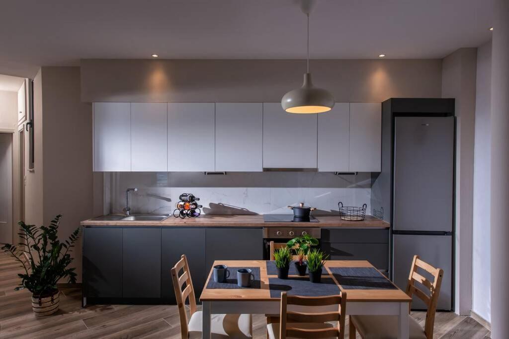 Archipelagos Apt In The Heart Of The City Iraklio Exterior foto