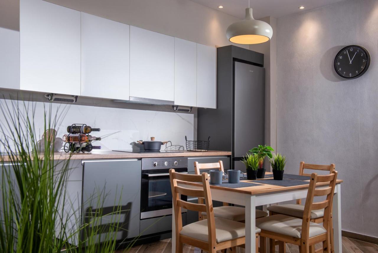 Archipelagos Apt In The Heart Of The City Iraklio Exterior foto