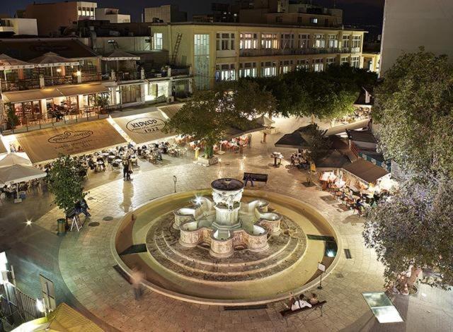 Archipelagos Apt In The Heart Of The City Iraklio Exterior foto